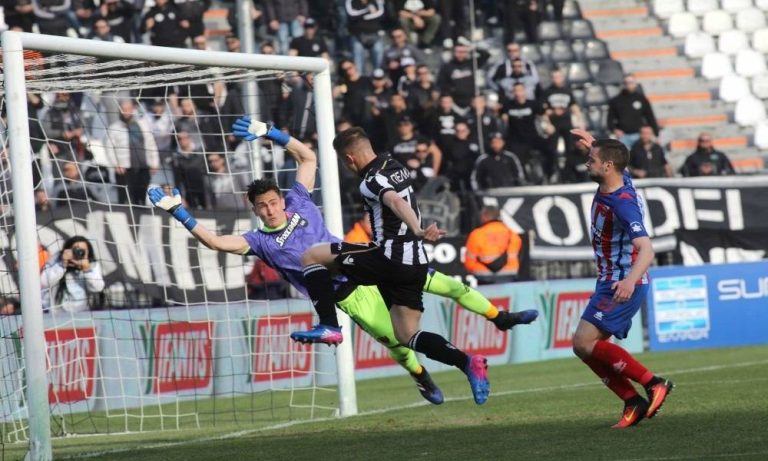 Ως και φέτος, σεζόν 2024-25, οι 14 ΠΑΕ της Super League είχαν μοιράσει τα δικαιώματα: