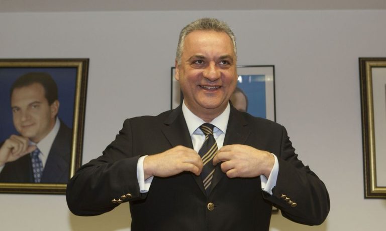 Ο Μανώλης Κεφαλογιάννης φέρεται να τσέπωνε το 60% του μισθού συνεργάτιδάς του!