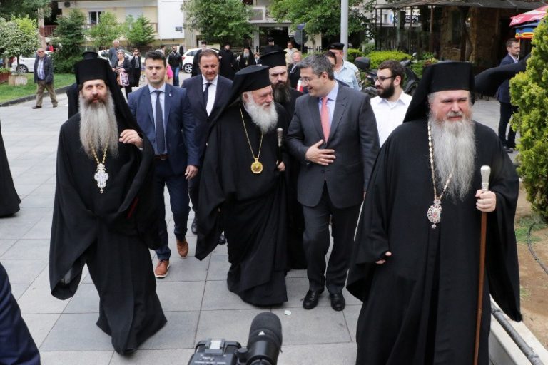 Ο ΠΕΡΙΦΕΡΕΙΑΡΧΗΣ ΚΕΝΤΡΙΚΗΣ ΜΑΚΕΔΟΝΙΑΣ ΑΠΟΣΤΟΛΟΣ ΤΖΙΤΖΙΚΩΣΤΑΣ ΣΤΗΝ ΥΠΟΔΟΧΗ ΤΟΥ ΑΡΧΙΕΠΙΣΚΟΠΟΥ ΑΘΗΝΩΝ ΚΑΙ ΠΑΣΗΣ ΕΛΛΑΔΟΣ ΙΕΡΩΝΥΜΟΥ ΣΤΗΝ ΚΑΛΑΜΑΡΙΑ