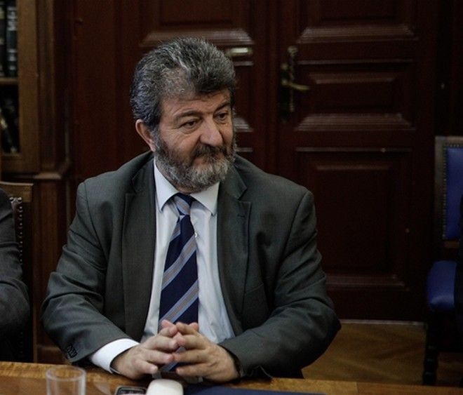 δήμαρχος Νεάπολης – Συκεών Σίμος Δανιηλίδης, εις βάρος του οποίου ασκήθηκε ποινική δίωξη για απάτη εναντίον της Ευρωπαϊκής Κοινότητας.