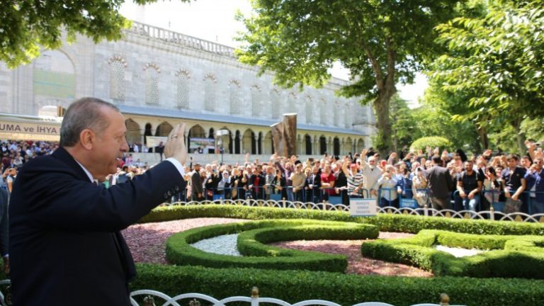 κ. Ερντογάν, δεν είναι ευπρόσδεκτοι στη Γερμανία. Στην πραγματικό το γερμανικό μήνυμα ήταν «να μην έρθουν». Διαφορετικά θα συλληφθούν.