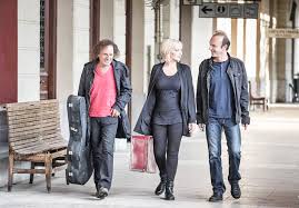 “Εννέα και Πέντε” στη Μονή Λαζαριστών