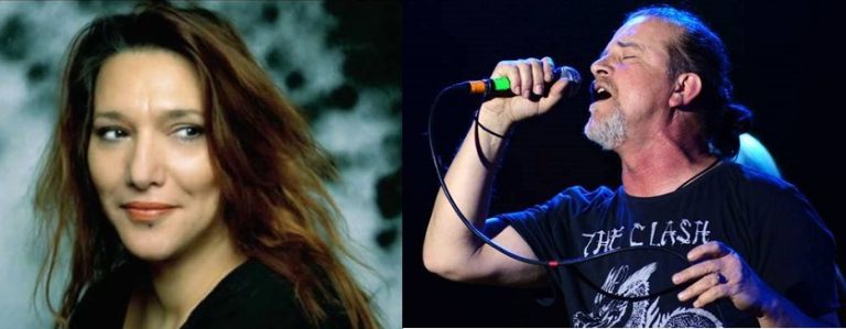 Η Ελένη Βιτάλη με τον  τραγουδοποιό Νίκο Ζιώγαλα αρχαιολογικό χώρο της Αμφίπολης Σερρών