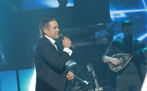 Πρεμιέρα του πολυσυζητημένου Βασίλη  Μπατή στο Voice Live