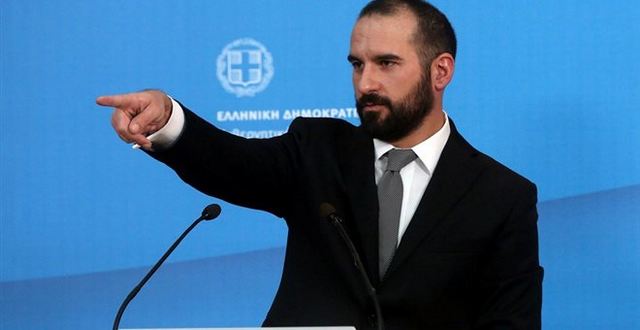 Ανοιχτό  της αντιπαράθεσης με τα συστημικά ΜΜΕ «βαρόνων των media» εξαπέλυσε σήμερα ο κυβερνητικός Δημήτρης Τζανακόπουλος,