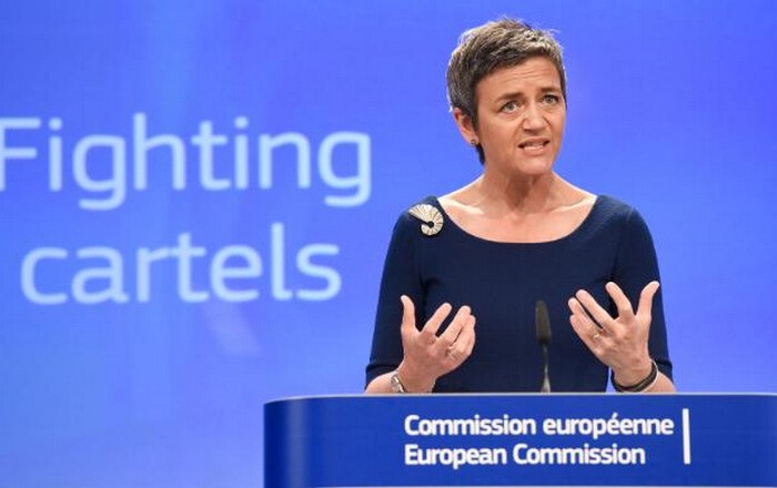 Βεστάγκερ κατά Google, Facebook και Apple: Υποβαθμίζουν τη Δημοκρατία στην ΕΕ