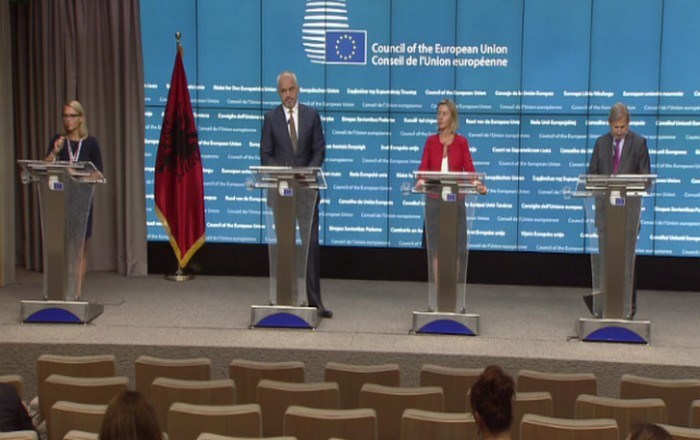 Η πόρτα και τα ταμεία της ΕΕ ανοίγουν για την Αλβανία