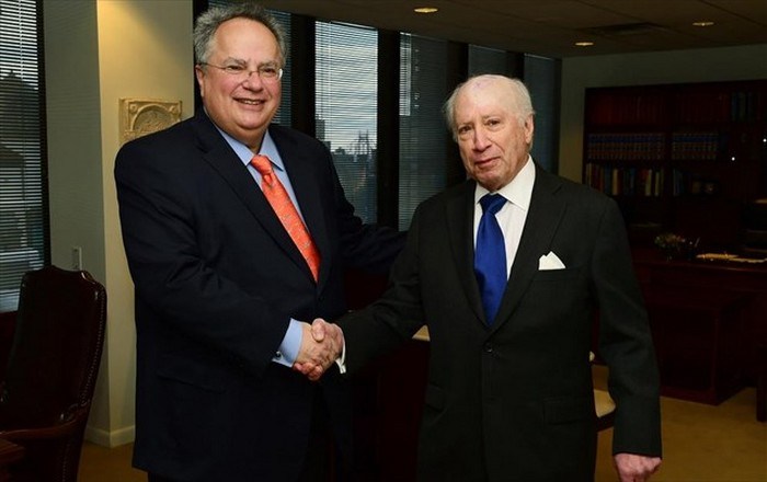 Την πρώτη τριμερή συνάντηση με τους υπουργούς Εξωτερικών Ελλάδας και πΓΔΜ