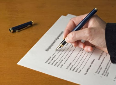 Αποζημίωση των πολιτών όταν οι δημόσιες υπηρεσίες δεν απαντούν στα έγγραφα αιτήματά τους