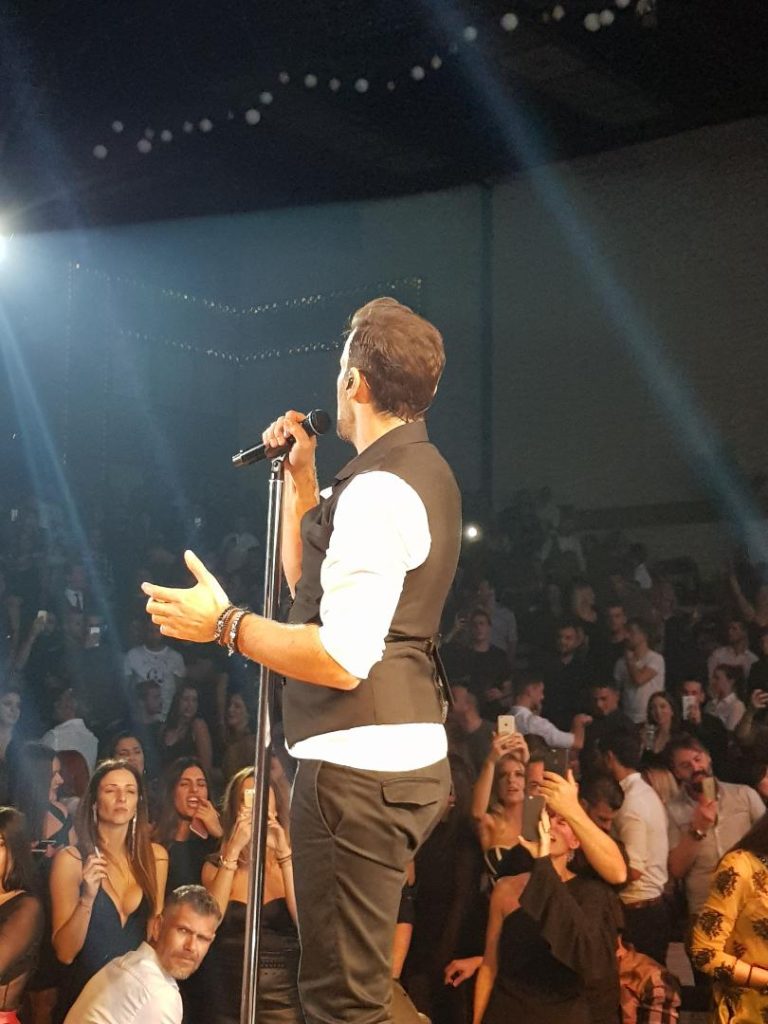 Έχει  βάλει φωτιά  στη νυχτερινή διασκέδαση ο Νίκος Βέρτης Στο ΥΤΟΝ», το νυχτερινό κέντρο που εμφανίζεται