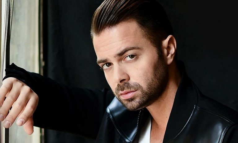 ο τροχαίο ατύχημα έγινε στις 9:30 το πρωί στη λεωφόρο Ποσειδώνος Το “μοιραίο” αυτοκίνητο του Ηλία Βρεττούστο ρεύμα προς Γλυφάδα.