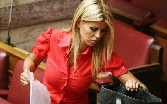 οι τρεις χάριτες. οι πρώτες γυναίκες υποψήφιες δημαρχίνες της Θεσσαλονίκης