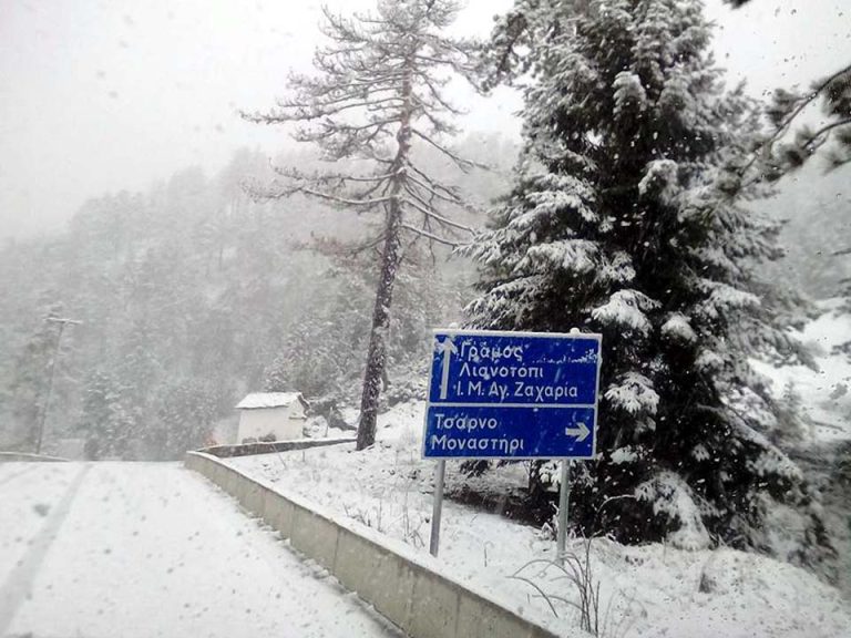 Σε άλλες περιοχές της Ελλάδας ήρθε το καλοκαιράκι, για τις τουριστικές εκδρομές εδώ όμως ο χειμώνας καλά κρατεί