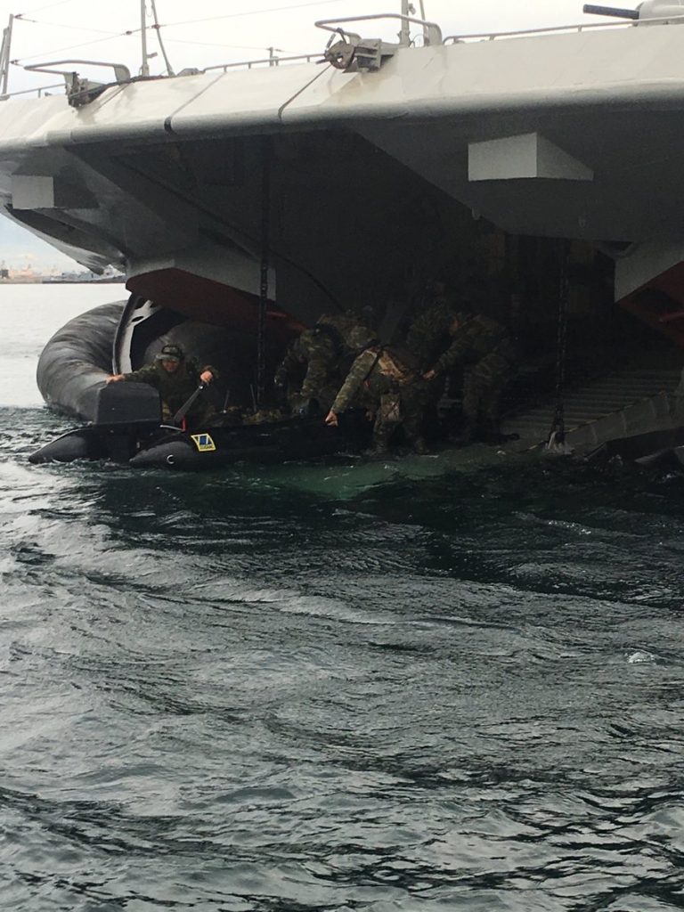 Ο υπουργός Εθνικής ΆμυναςΠάνος Καμμένος  υποδέχθηκε τον Προκόπη Παυλόπουλο,