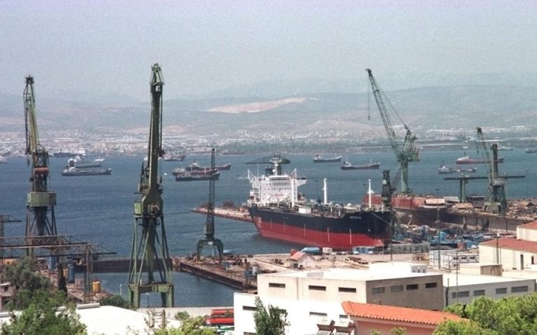 Στα ελληνικά ΜΜΕ κυριαρχούν πια 10 όμιλοι και 12 πρόσωπα, που εκκινούν κυρίως από τον ναυτιλιακό τομέα, Η νταβατζήδες που κυβερνούν τη χώρα.