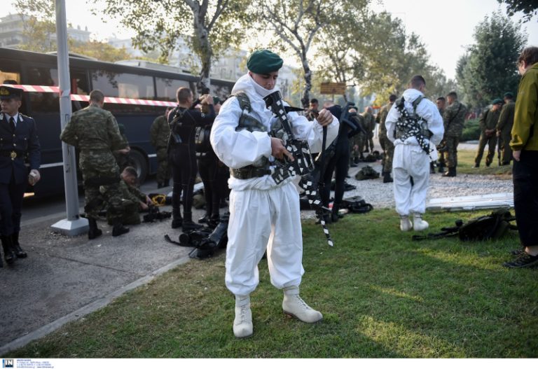 Ιδιαίτερα εντυπωσιακοί είναι άνδρες του ανορθόδοξου πολέμου, οι γνωστοί αλπινιστές