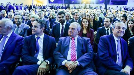 Δεν νουθετείται με τίποτε ο Κυριάκος Μητσοτάκης.