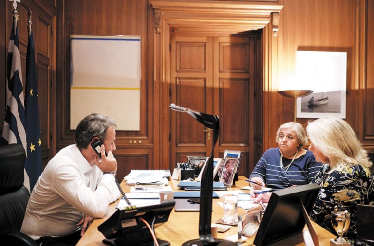 ΤΟΣΟ ο Γεραπετρίτης όσο και η υφυπουργός Εξωτερικών, Αλεξάνδρα Παπαδοπούλου,από την πρώτη στιγμή που προέκυψε το θέμα είχαν διατυπώσει ΤΗ ΔΙΑΦΩΝΙΑ ΤΟΥΣ ΘΕΜΑ της ΣΥΜΜΕΤΟΧΗΣ του Φρέντι Μπελέρη στο Ευρωψηφοδέλτιο της ΝΔ.