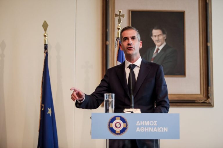 Ζημιές του Δήμου Αθηναίων 3.650.000 ευρώ, εκ των οποίων τουλάχιστον τα 2.000.000 ευρώ αποτελούν σωρευμένες ζημιές του Προγράμματος ΕΣΤΙΑ, μέσω του οποίου μισθώνονταν σπίτια σε πρόσφυγες.