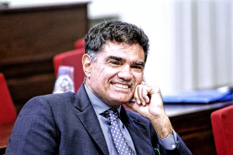 Για την συνάντηση στην ΔΕΘ του Μητσοτάκη με Μαρινάκη και Βαρδινογιάννη που η δύο πλευρές είναι σε μάχη και άρχισε το αντάρτικο κατά του Μητσοτάκη,