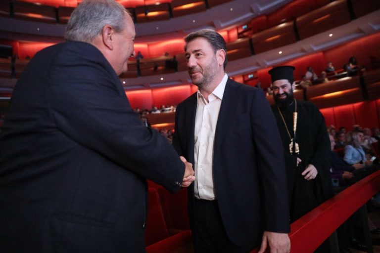 Ο Κώστας Καραμανλής και Αντώνης Σαμαράς, το βράδυ της Δευτέρας έδωσαν το παρών στην απονομή των βραβείων.