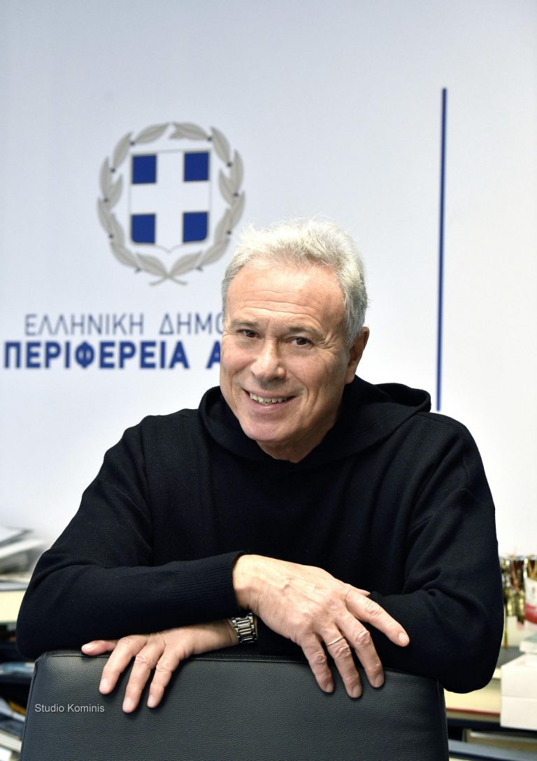 Γιάννης Σγουρός: Είναι όλοι ένοχοι. Η διασπάθιση των εκατομμυρίων έχει αυτουργό δια της πράξεως και συναυτουργούς δια της σιωπής.