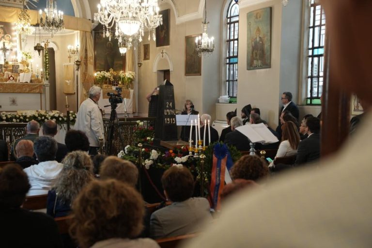 Η Περιφερειάρχης Κεντρικής Μακεδονίας Αθηνά Αηδονά στις εκδηλώσεις για την Ημέρα Μνήμης της Γενοκτονίας των Αρμενίων.