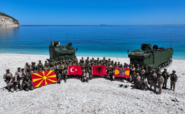 Η Τουρκία κινείται για να θέσει σε ισχύ στρατιωτικές συμφωνίες με τρεις βαλκανικές χώρες που περιβάλλουν την Ελλάδα.