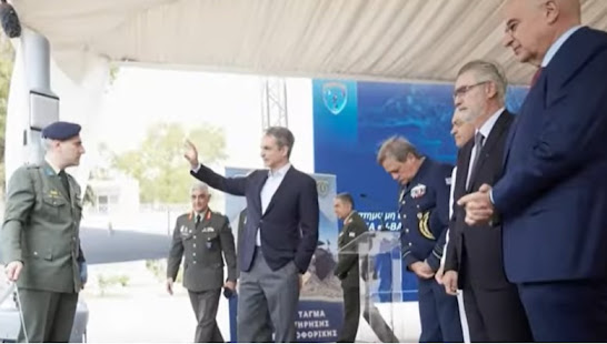 Ο Κυριάκος Μητσοτάκης τον τελευταίο διάστημα εμφανίζεται να επισκιάζει τον υπουργό Αμυνας, Νίκο Δένδια.